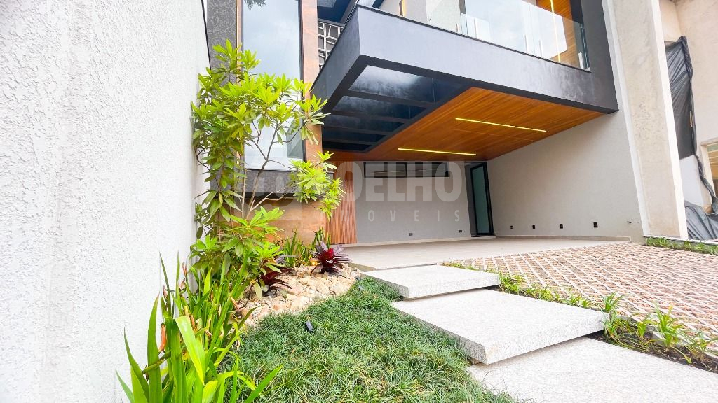 Sobrado em condomínio à venda com 4 quartos, 277.00m² - Braga,São José dos Pinhais