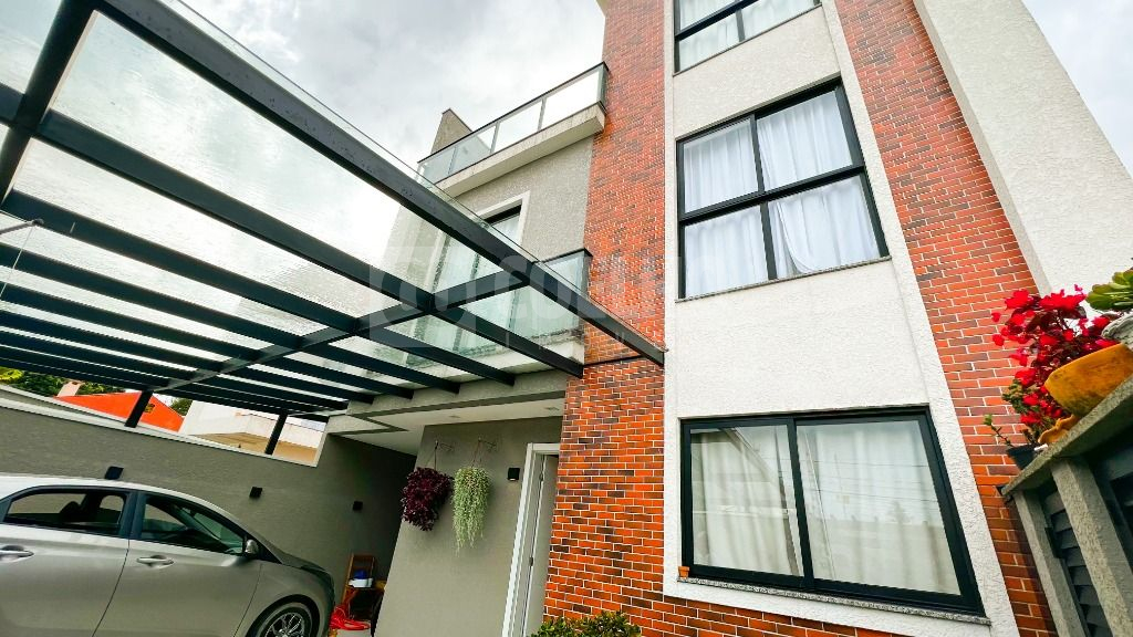Sobrado à venda com 3 quartos, 270.00m² - Boa Vista,Curitiba